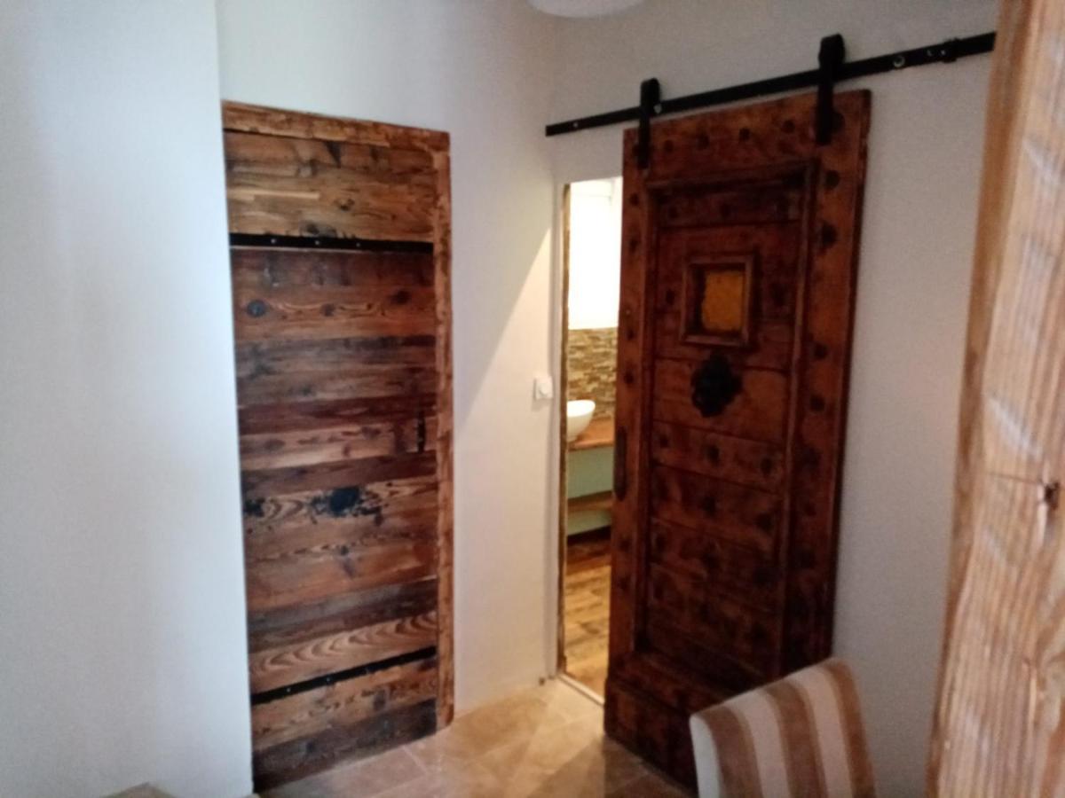 L'Atelier Bed & Breakfast Saint-Maximin  Exterior foto